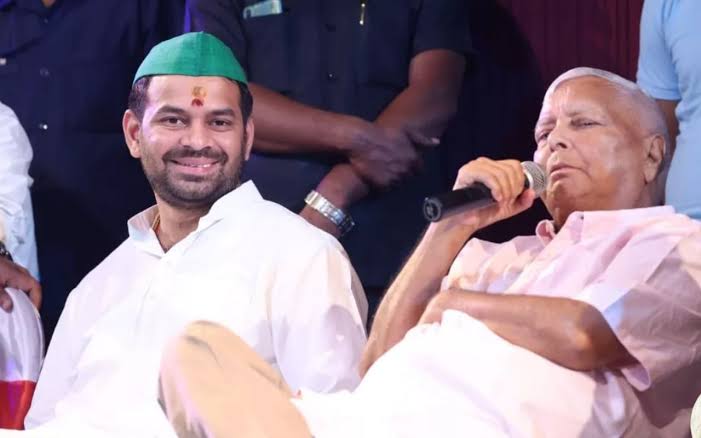 लालू प्रसाद ने बड़े बेटे तेजप्रताप यादव को आरजेडी से किया निष्कासित, सभी रिश्ते तोड़े, जानें वजह